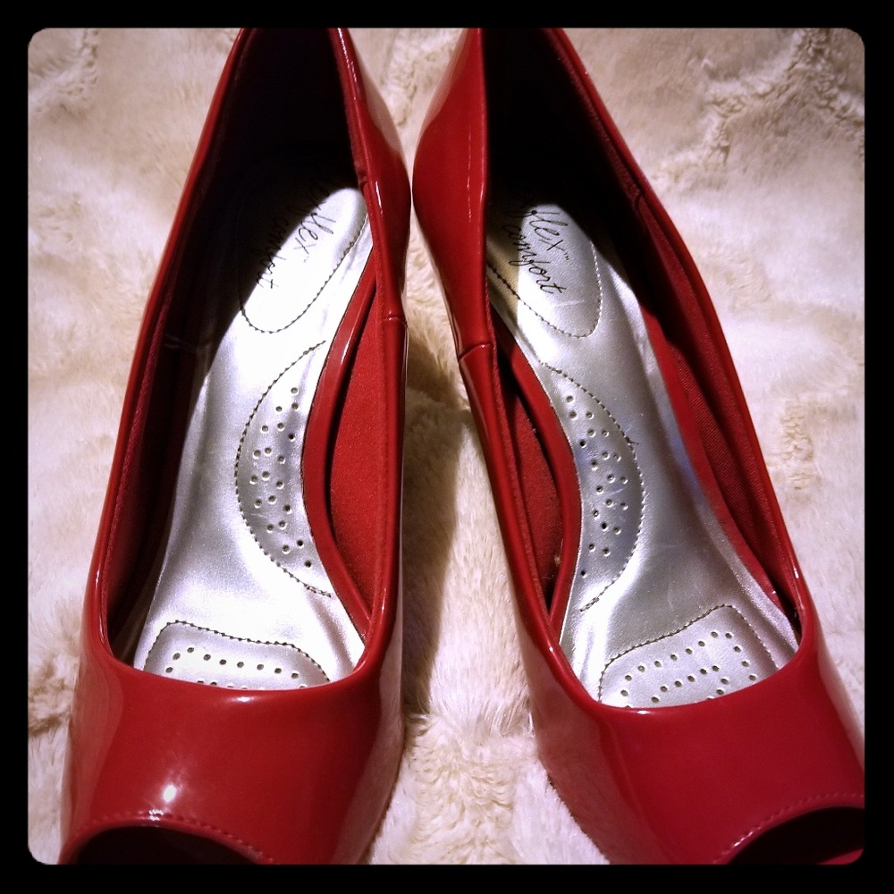 Pattern leather heels